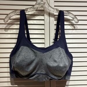 Champions sports bra 40 D size not on tag
